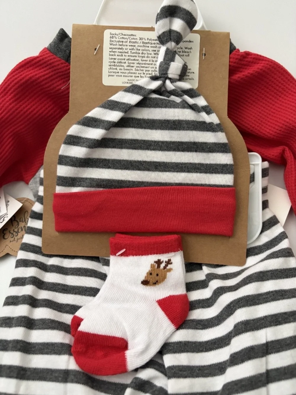 New Baby Essentials Holiday Christmas 4-Piece Outfit  Reindeer Theme  Unisex 9MO